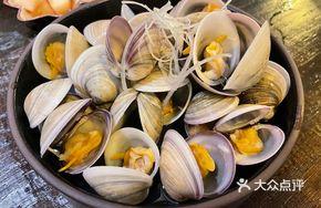 Wine-Braised Clams