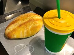 咸蛋黄芋泥流沙包-LELECHA乐乐茶(美罗城店)