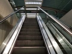 -龙阳路磁悬浮列车总站-停车场