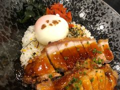 脆皮猪肉饭-Calia