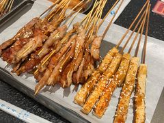 -何妹湿辣牛肉·粤式烧烤砂煲(桂雅路店)