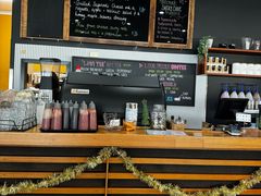 -12 Rocks Beach Bar Cafe
