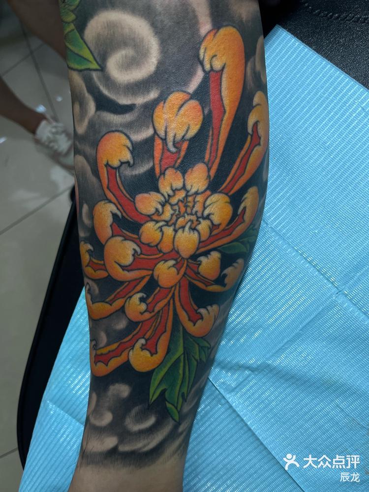 包小腿新传统菊花潍坊纹身店