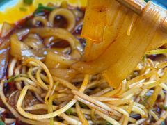-拈签一笑黄牛肉辣卤串串