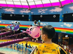 -蓝精灵乐园·世茂精灵之城主题乐园