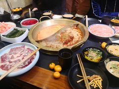 -沸炉重庆老火锅(军事博物馆店)