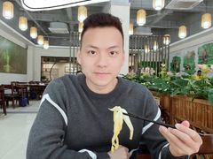 -胡须哥网红竹筒菜