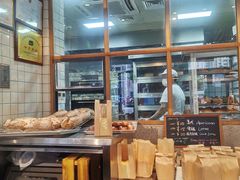 面包甜点陈列柜-Dough&Joe团憩(瑞虹天地月亮湾店)