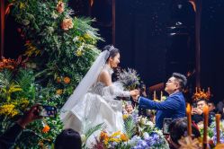 -GRACE KELLY婚纱与礼服(天津店)