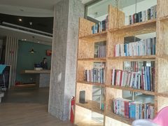 -宜必思酒店(青岛五四广场宁夏路地铁站店)