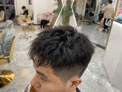 -V8潮牌·接发烫染连锁