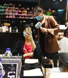 -HAIR CORNER