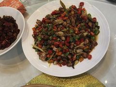 -临界音乐酒馆·小龙虾·江湖菜(华熙LIVE·鱼洞店)