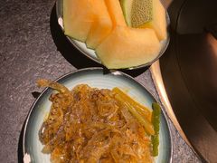 调料区的鱼皮-湊湊火锅·茶憩(新中关购物中心店)