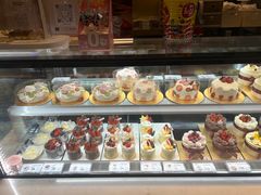 -花花卷卷·鲜食蛋糕(静安久光百货店)