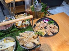 -一朵菌·野生菌探索家火锅(南亚店)