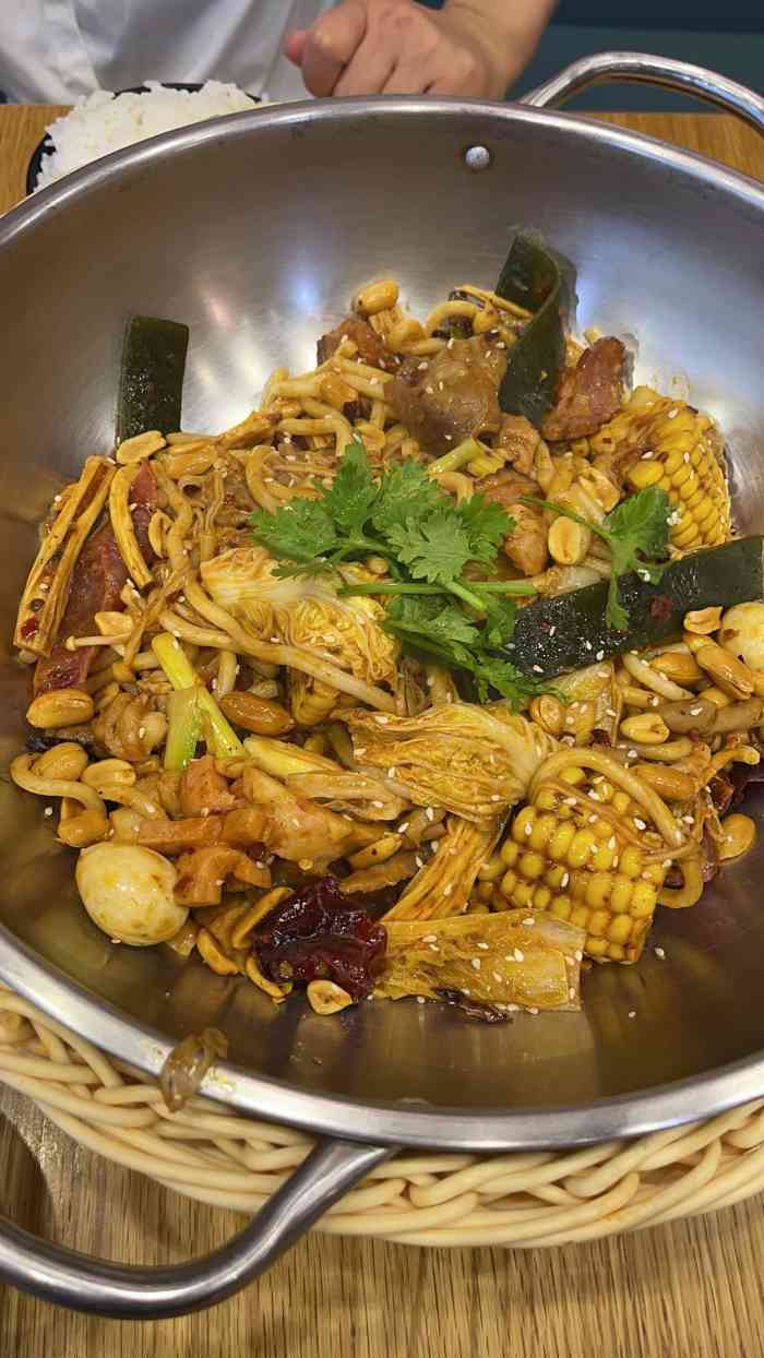 拿渡麻辣香锅(万达广场上海周浦店)-"味道很不错,菜品齐全,服务态度也