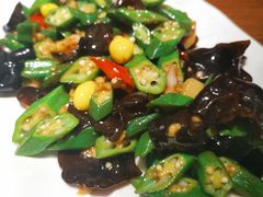 秋葵炒木耳-北李妈妈菜·虾爬子大锅贴(贵和店)