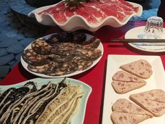 -二荆条·蜀鲜汇城市森林火锅