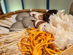 -尚尚仙·酸汤猪手·猪肚鸡火锅(华联万柳购物中心店)