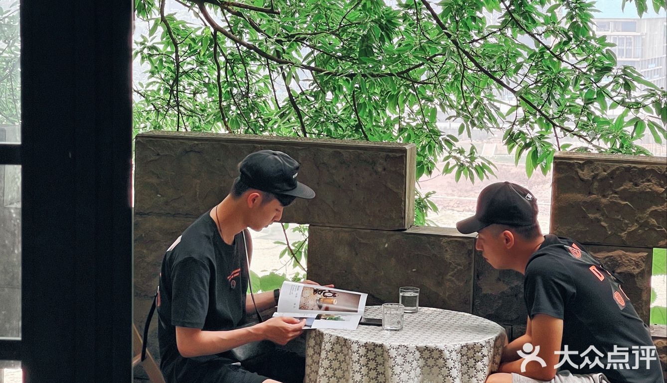 莎拉来啦｜网红戴家巷▪️来巷森撸猫呀🐱