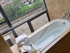 -清水湾酒店(深圳横岗塘坑地铁站店)