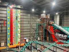 -极限PLAY运动娱乐新世界·团建派对潮玩休闲馆·室内蹦极高空游乐园