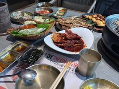 -草家酱蟹炭火烤肉店(珲春南路一店)
