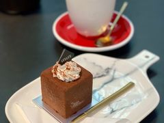 -UNI UNI(环亚凯瑟琳店)