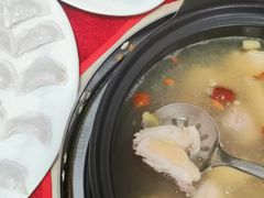 滋补汤底-花苑美食横琴生蚝火锅(拱北粤华路店)
