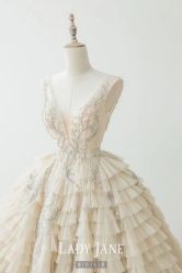 -Lady  Jane高端婚纱礼服馆
