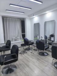 -LILI·HAIR SALON理理造型