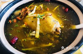 Yangcheng Lake Herbal Chicken Soup