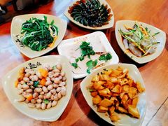 -亮亮面馆(经六路店)