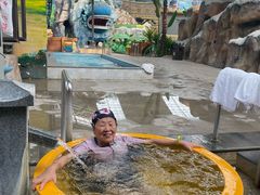 -望儿山温泉水乐园