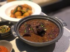 酸腌菜红豆炖黑皮子-半山腰·云南菜(侨福芳草地店)