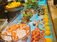 -广州万富希尔顿酒店·感趣自助餐厅·金秋蟹宴生蚝海鲜刺身