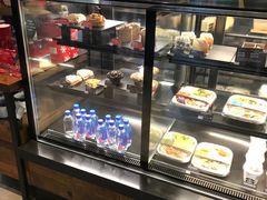 面包甜点陈列柜-星巴克(苏州石路百脑汇店)