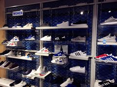 -Adidas Originals Store(樟宜机场店)