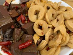 面筋-梁老三麻辣鸡头总店