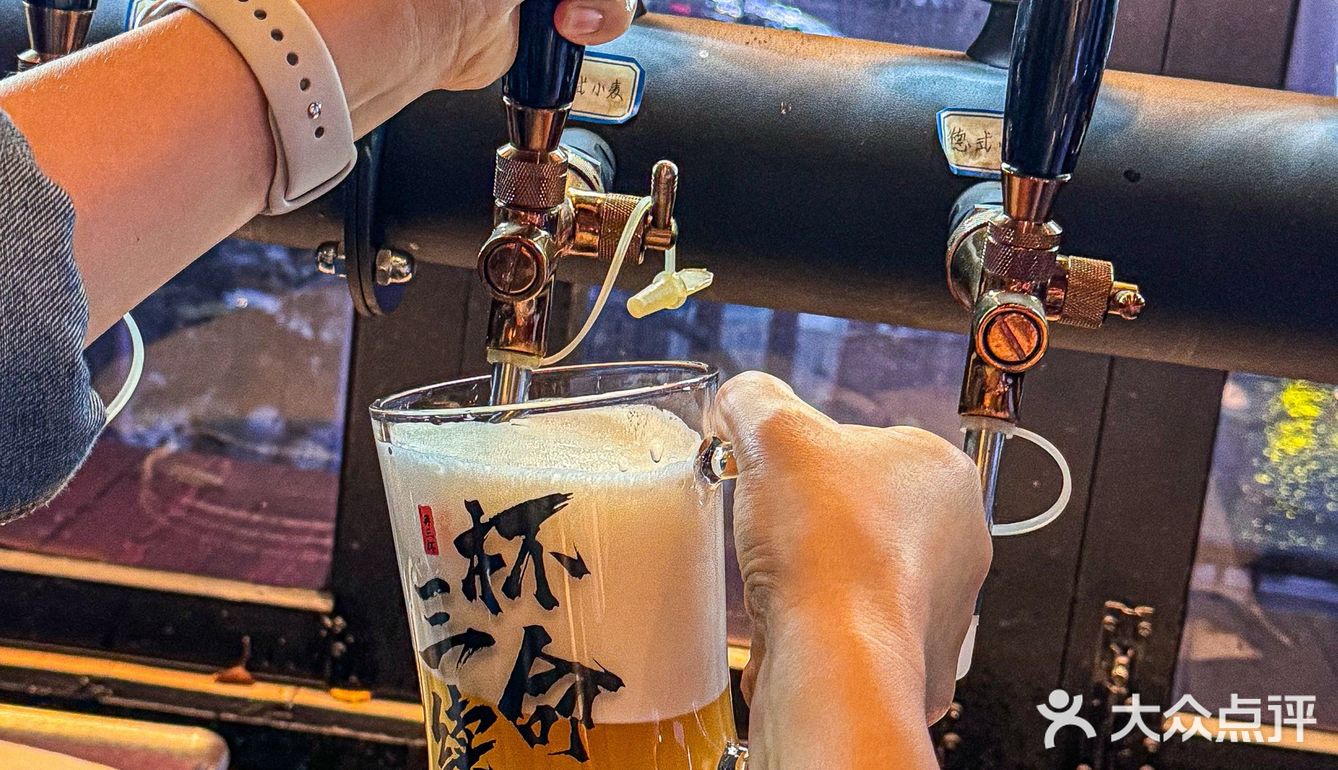 隐藏在一家烤肉店的小酒馆 余姚!吃到了曼谷同款流水虾!
