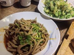 -东口码头·烧鸽子·鱼头泡饼·地方菜(金鹰悦城店)