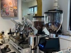 -Fridi Patisserie Cafe