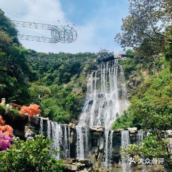 之前就听闻古龙峡门口那成为了网红地 一直相来打卡