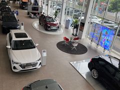-深圳锦龙奥迪4S店(前海店)