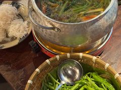 -Cuc Gach Quan Restaurant