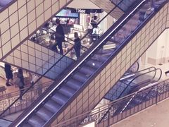 -乐蓬马歇百货公司(Rive Gauche)