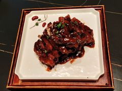 -鞍山大白鲨美食酒店