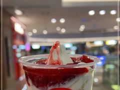 -蜜雪冰城(万达广场外B号门门口外集装箱店)