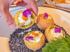 金枪鱼牛油果脆球-Crafted 花园露台牛排海鲜馆